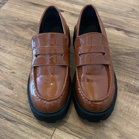 Truffle Collection chunky loafers in brown patent - Picture 3 of 3